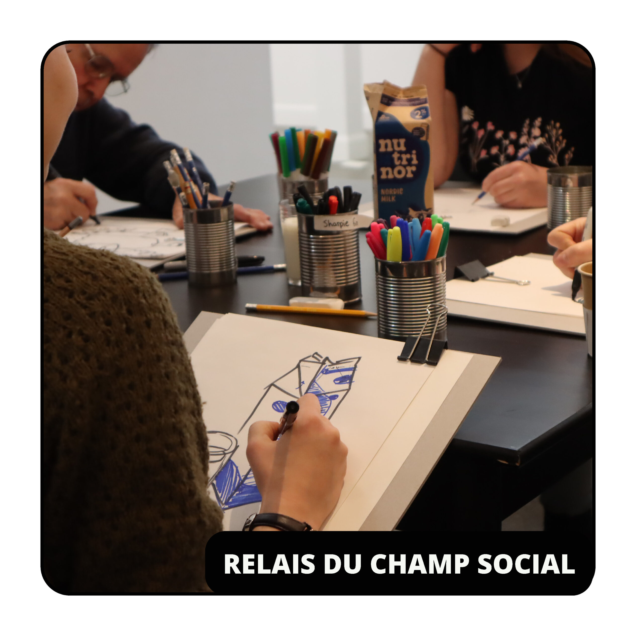 bouton relais du champ social