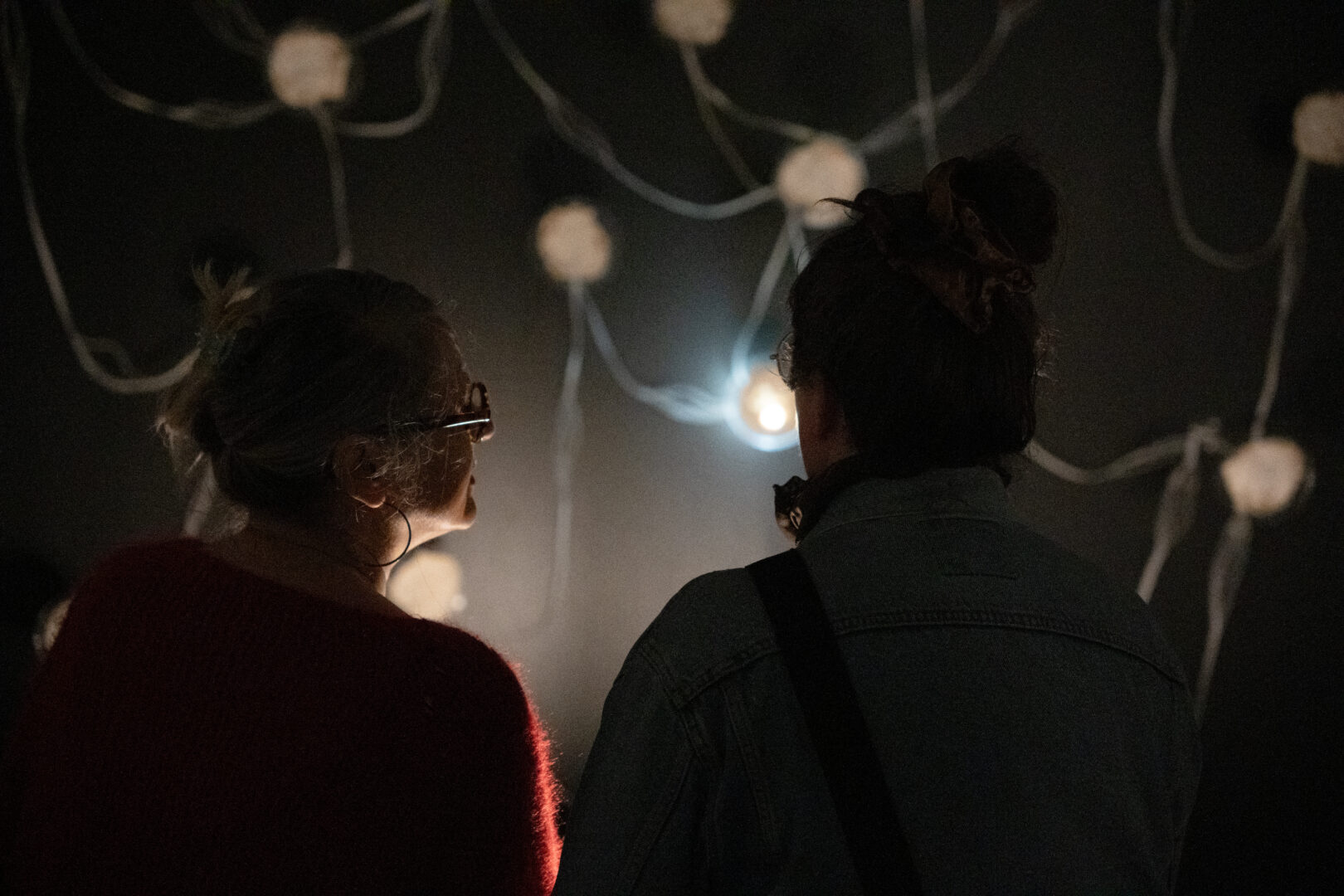 Nous sommes tou•te•s signaux, Amélie Brindamour. Crédit : Caravansérail, Fanny Basque.